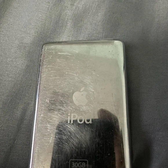 iPod Video/Classic 5th Gen w/ new OS !BATTERY WENT IN TODAY! NEEDS REPLACEMENT - Picture 2 of 3